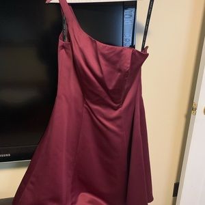 Alfred Angelo one shoulder silk material